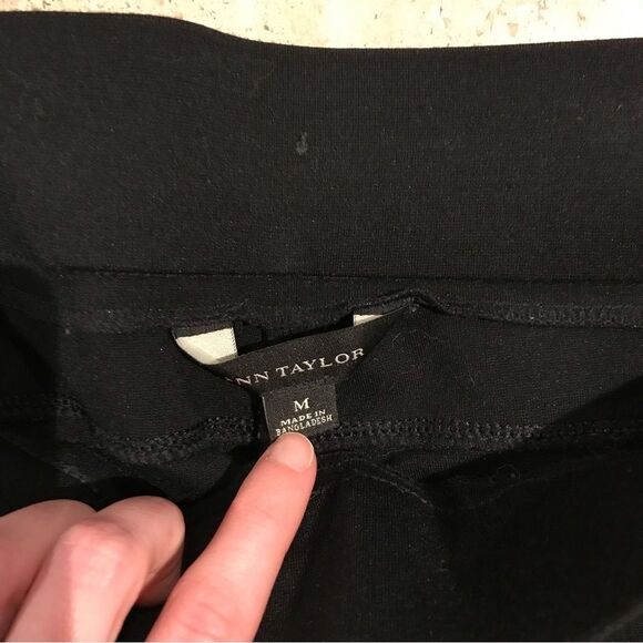 Ann Taylor Black Skinny Dress Pants Size Medium - Picture 3 of 5
